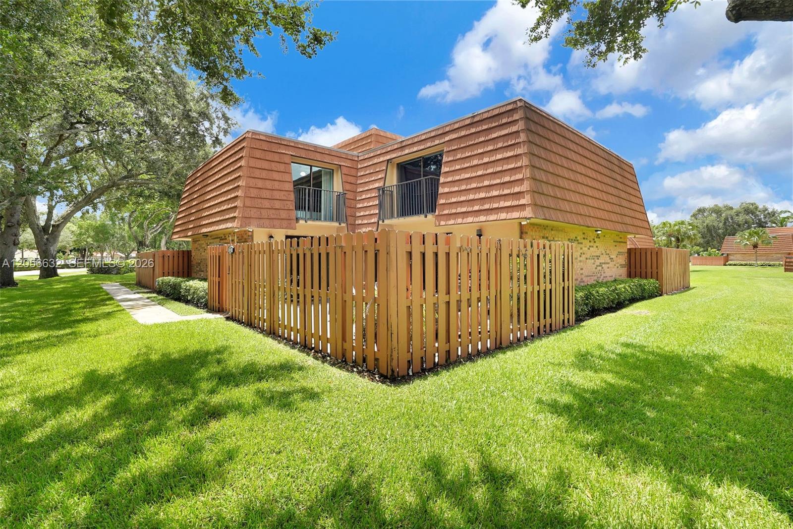 2603 Lakeview Ct