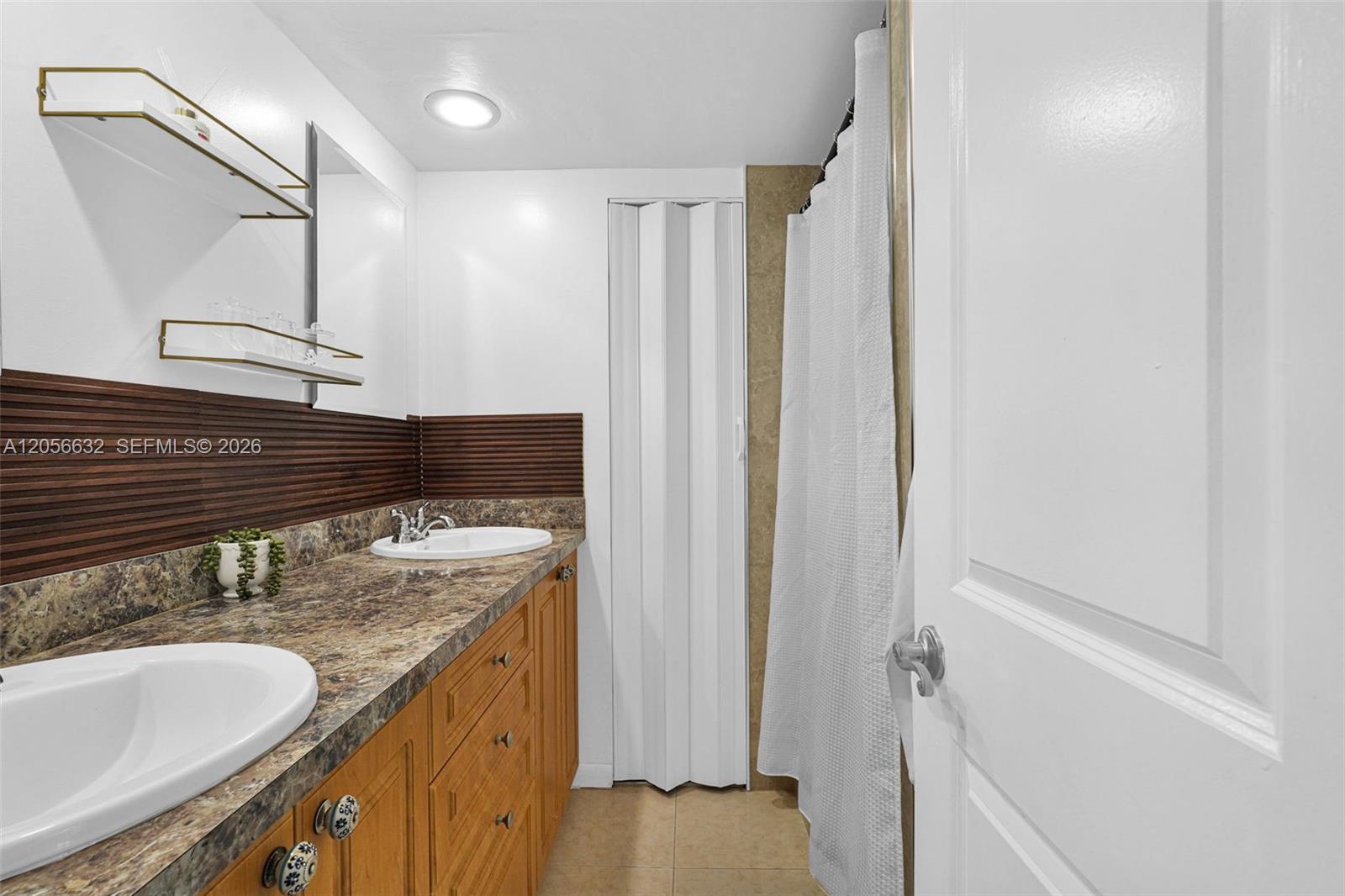 2603 Lakeview Ct