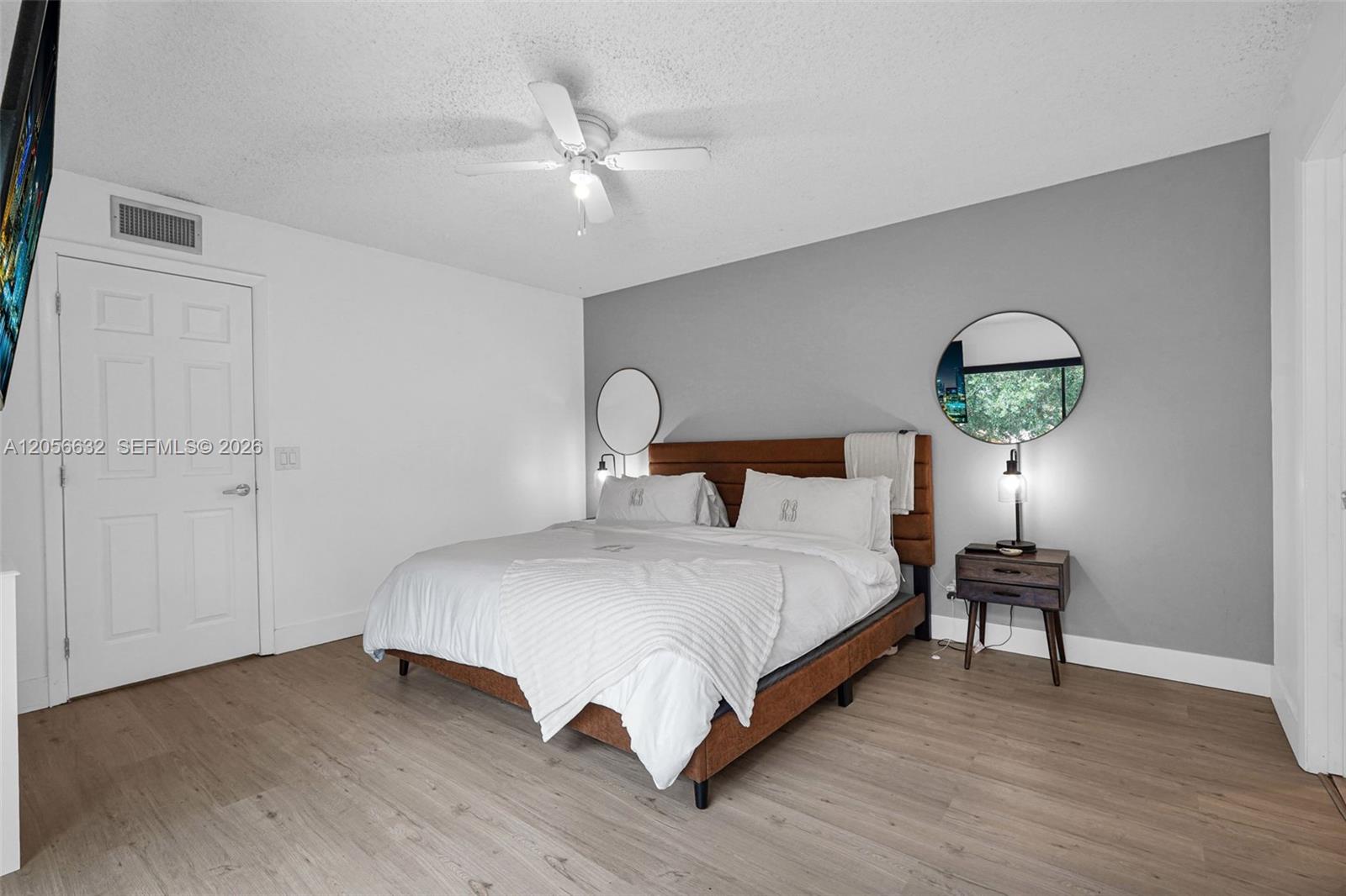 2603 Lakeview Ct
