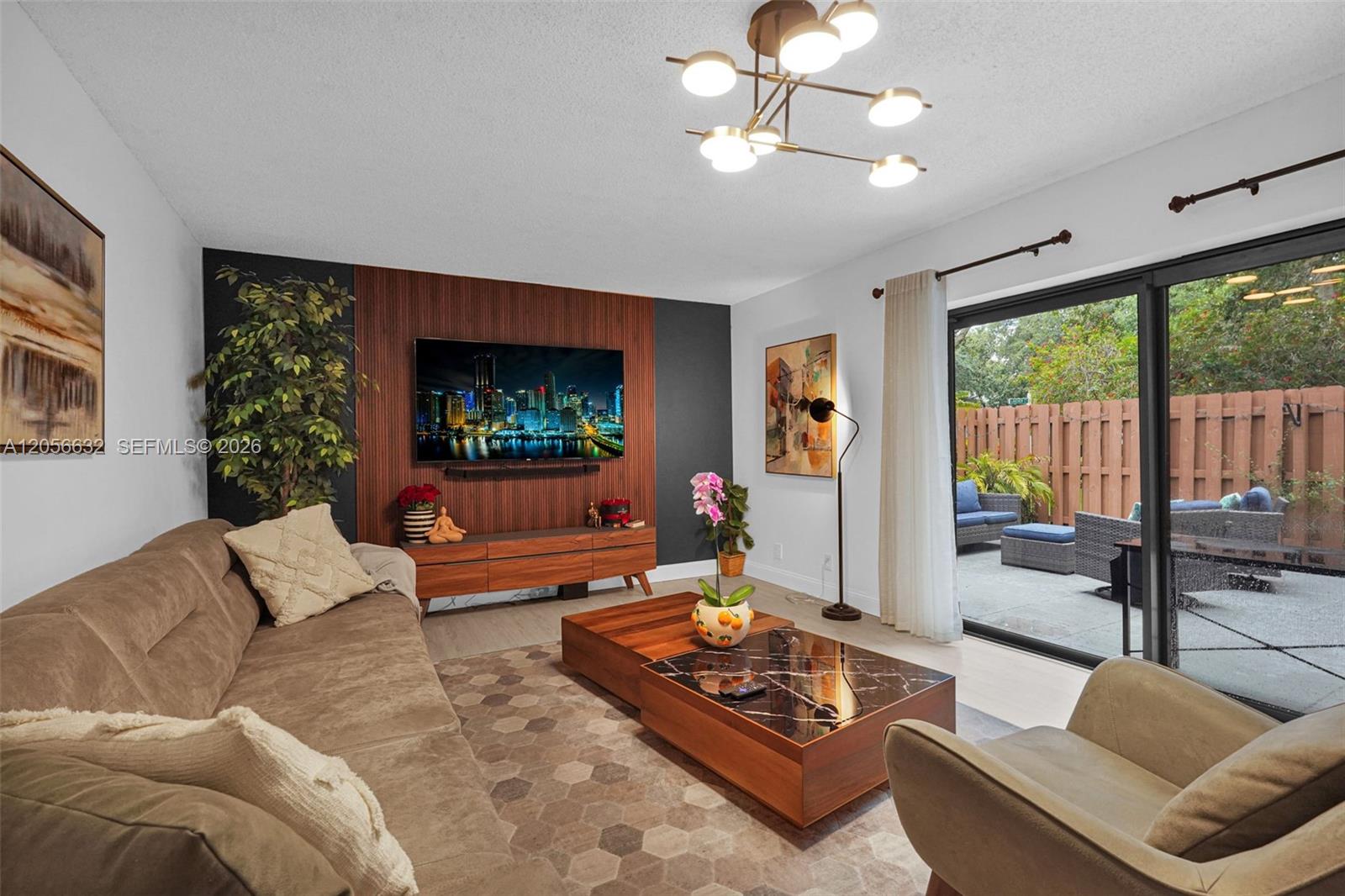 2603 Lakeview Ct