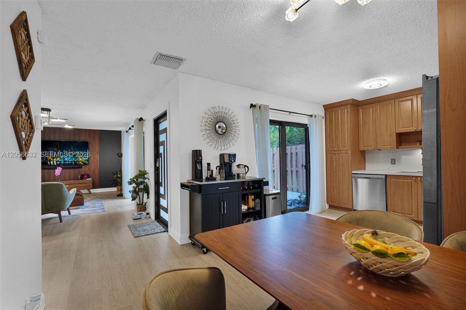 2603 Lakeview Ct
