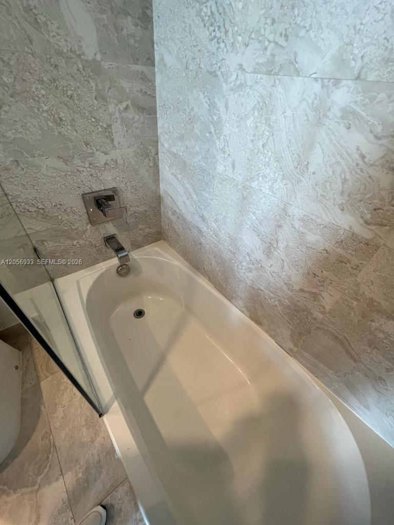 488 NE 18th # 4809