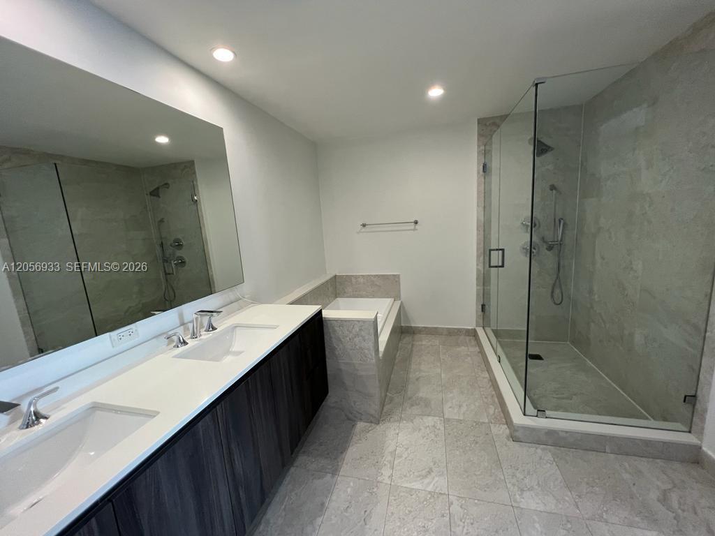 488 NE 18th # 4809