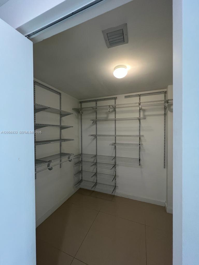488 NE 18th # 4809