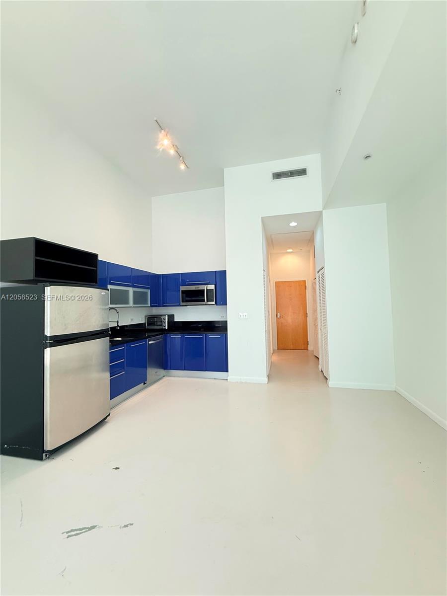 244 BISCAYNE BL # 250