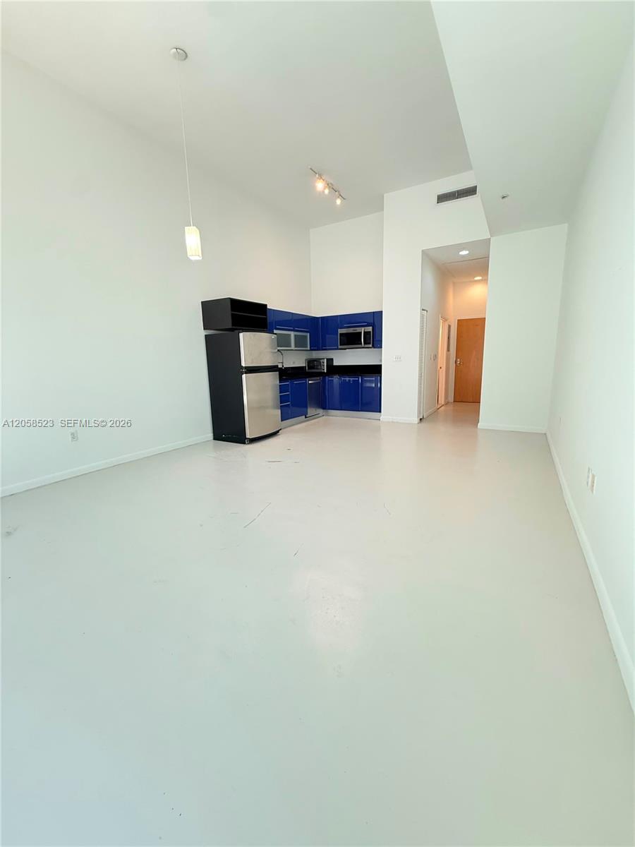244 BISCAYNE BL # 250