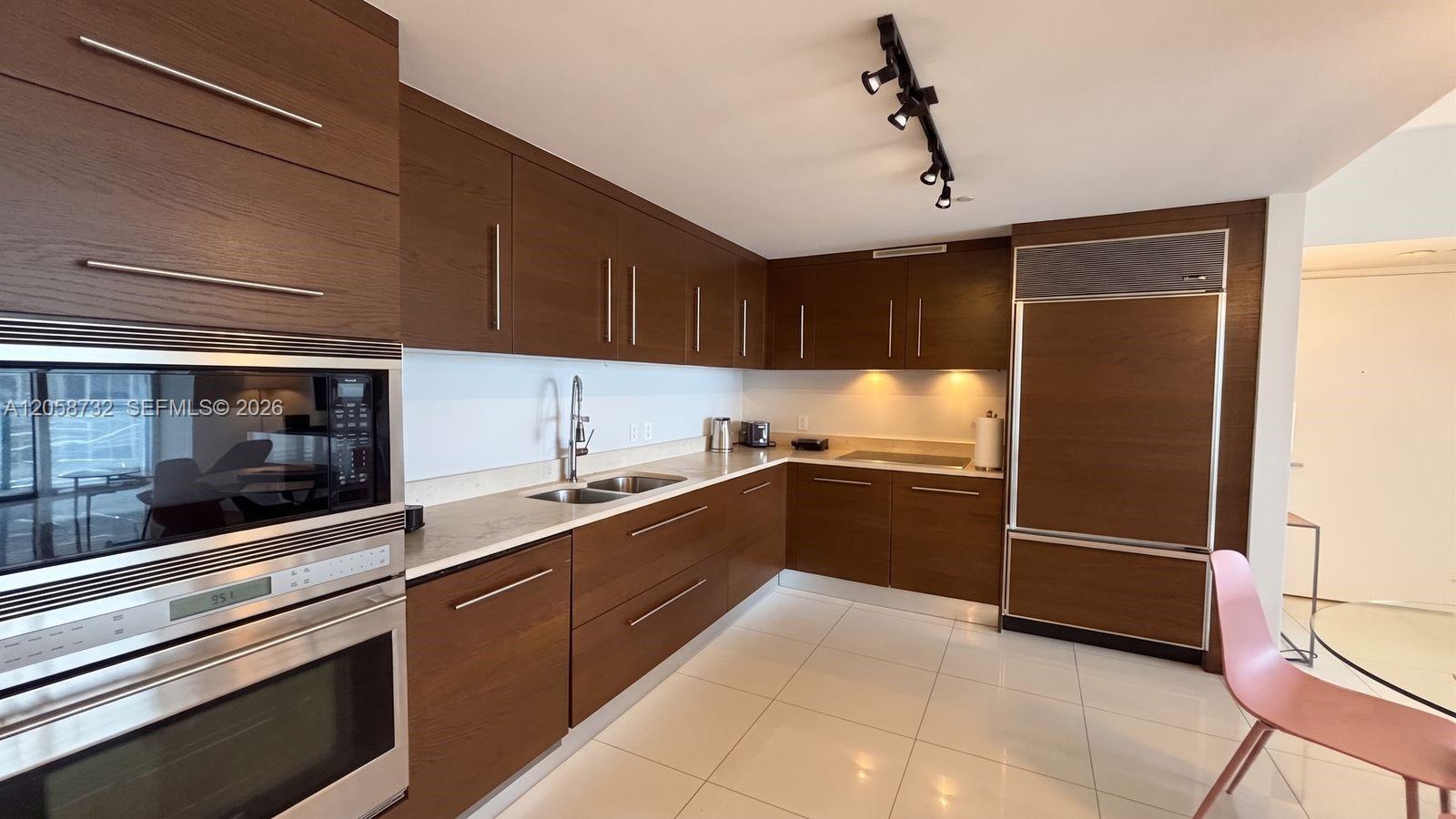 485 Brickell Ave # 3401