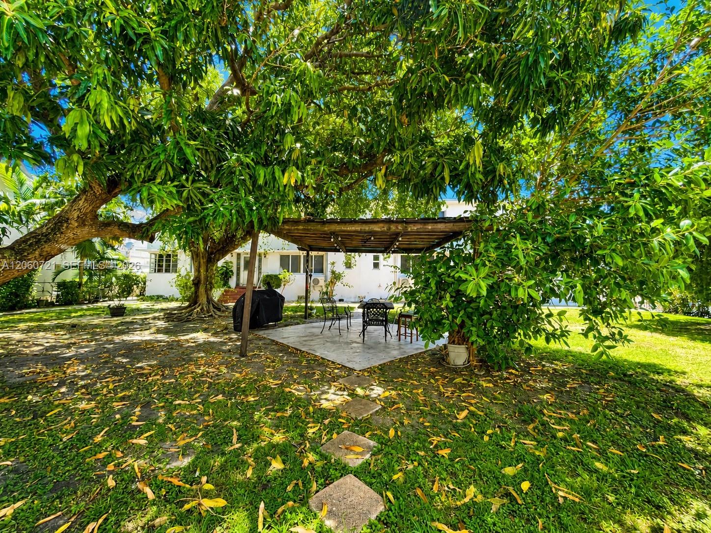 7407 Byron Ave # 3