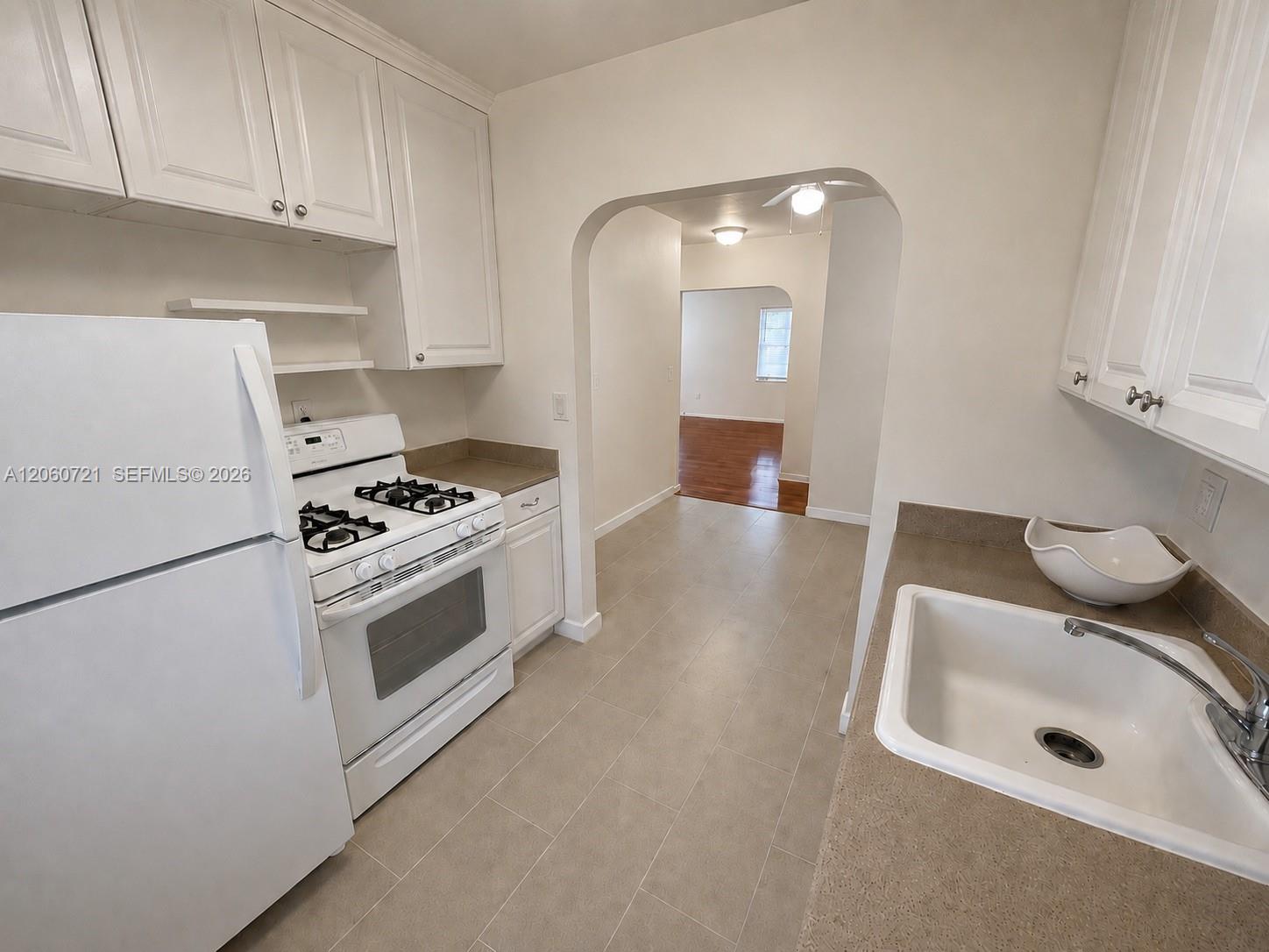 7407 Byron Ave # 3