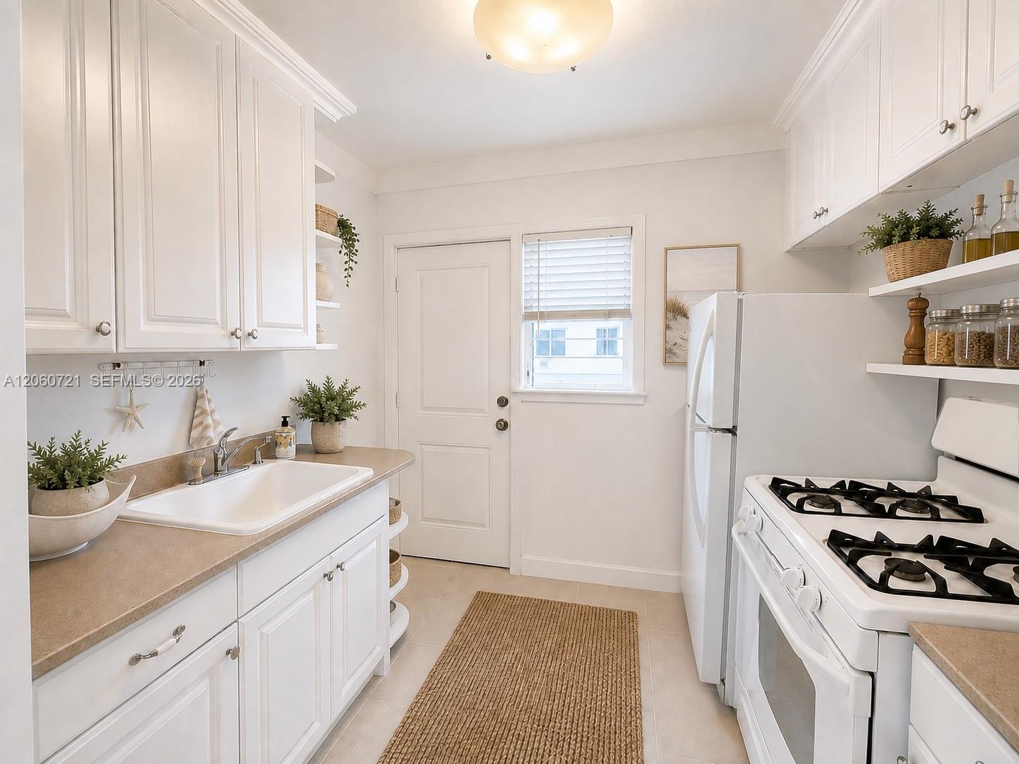 7407 Byron Ave # 3