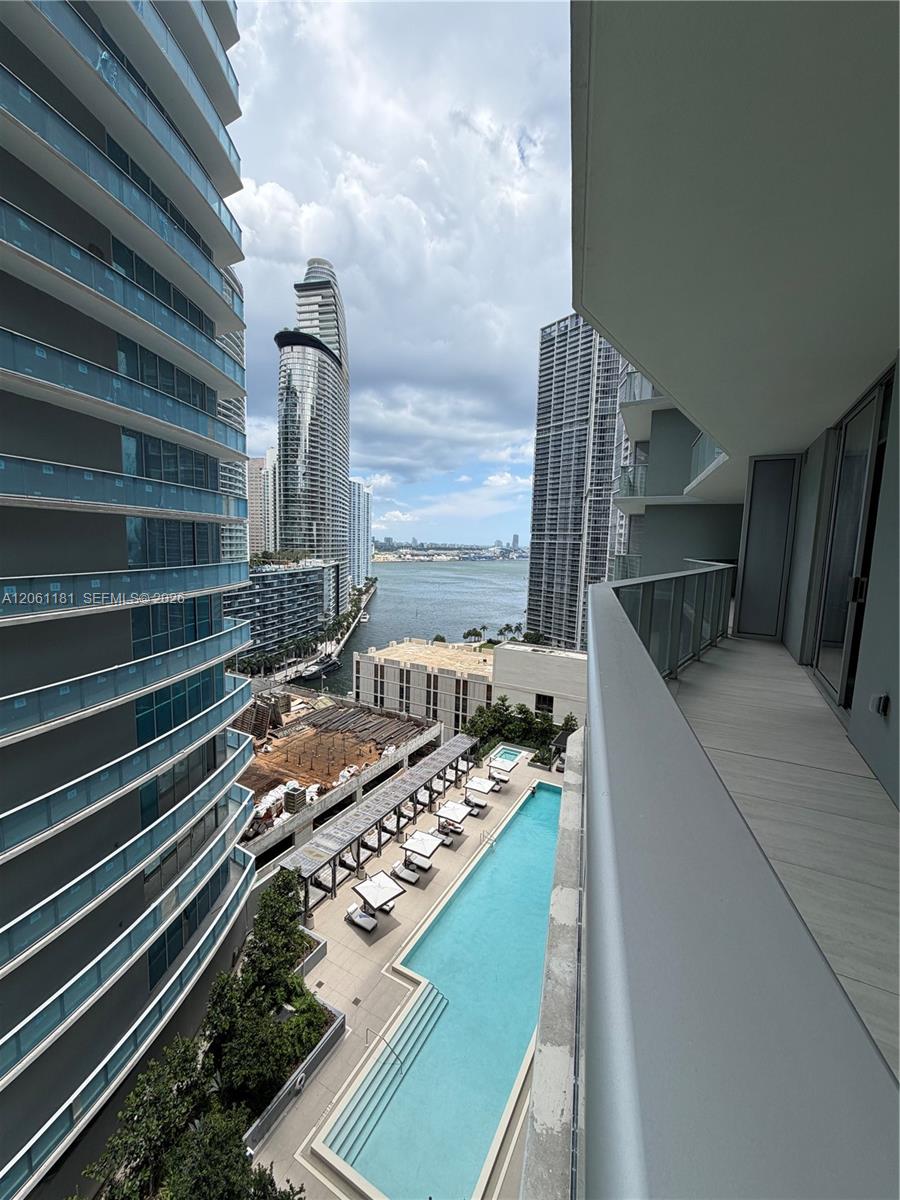 77 SE 5th st # 2106