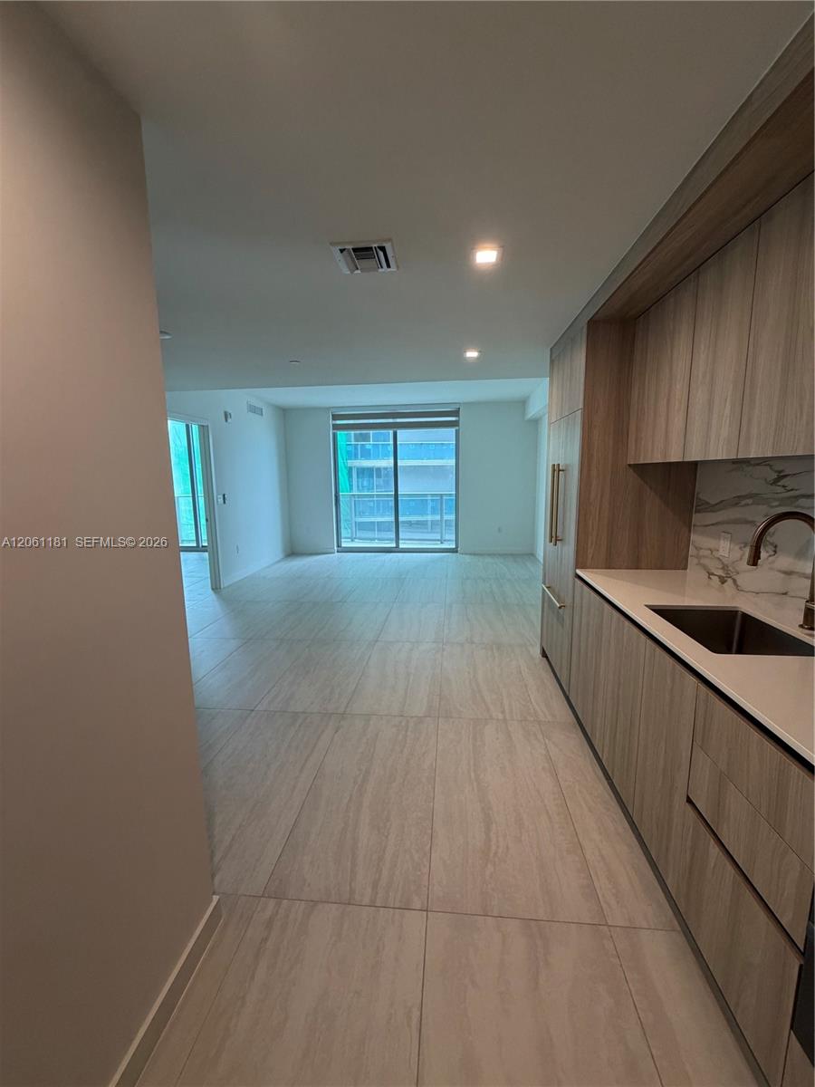 77 SE 5th st # 2106