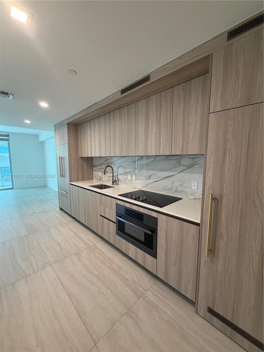 77 SE 5th st # 2106