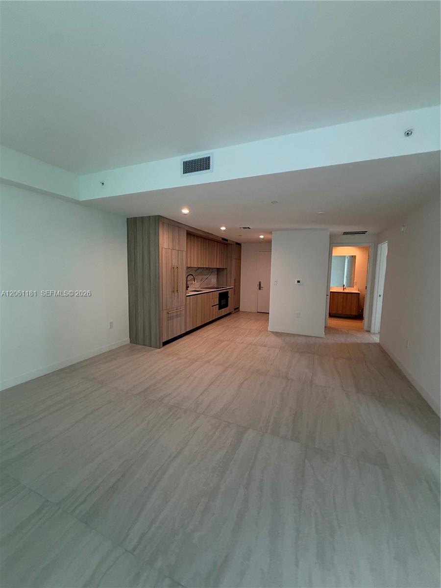 77 SE 5th st # 2106