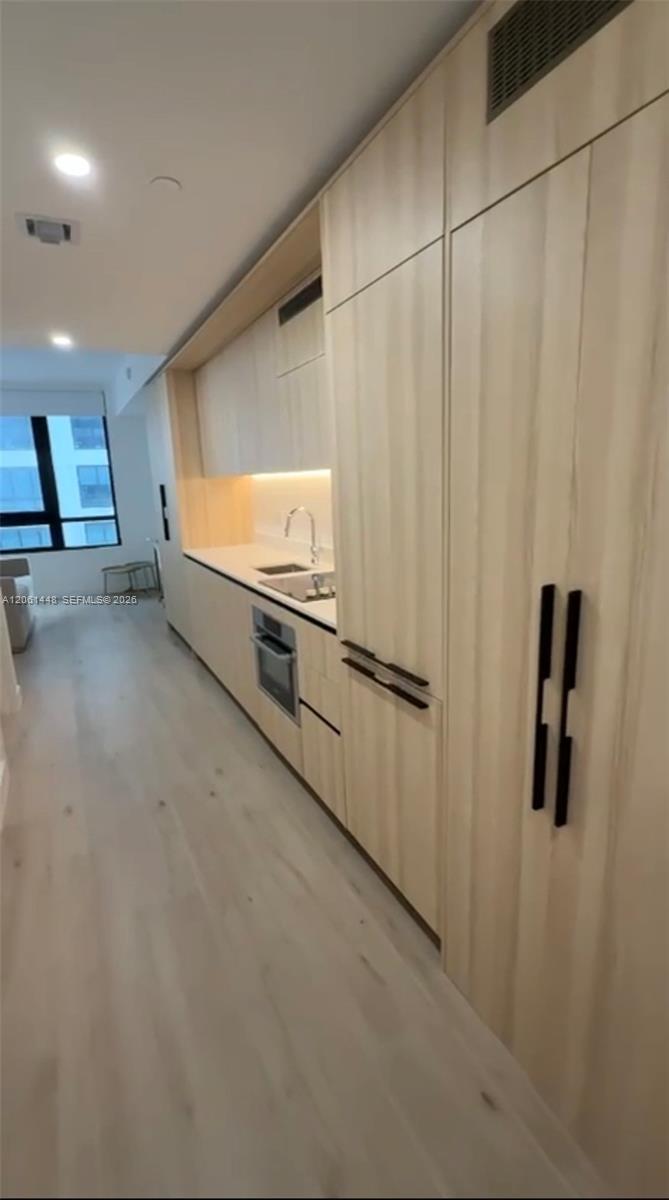 225 N Miami Ave Unit: 1506