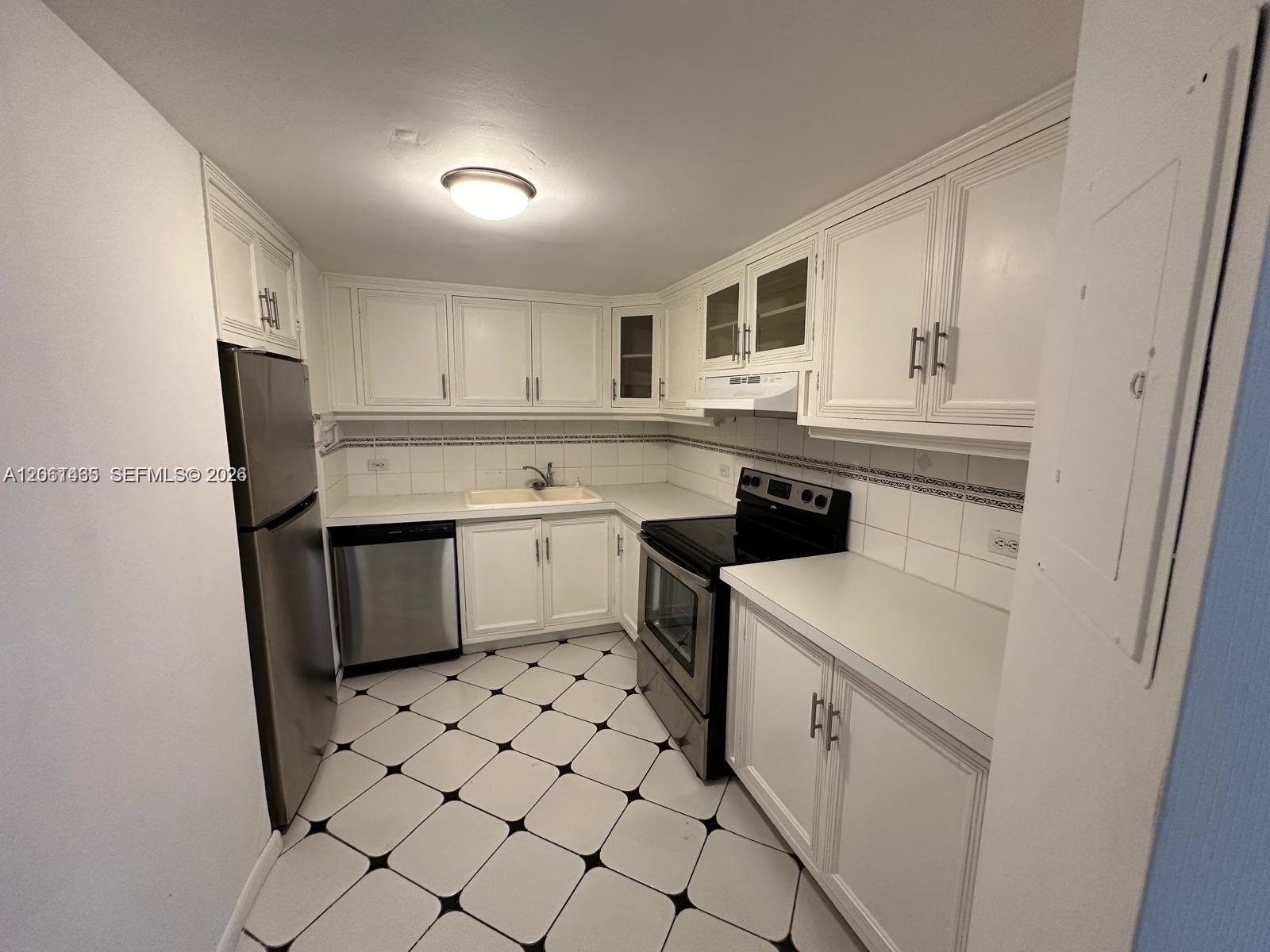 999 Brickell Bay Dr # 1408