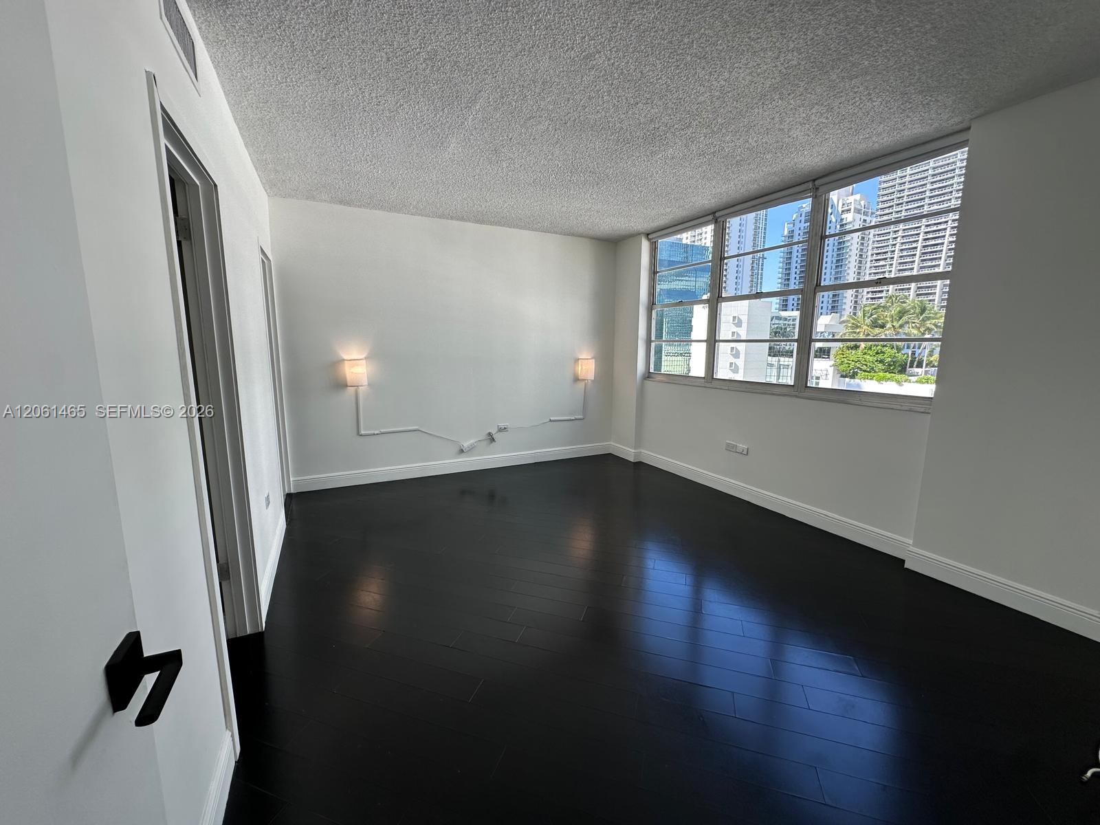 999 Brickell Bay Dr # 1408