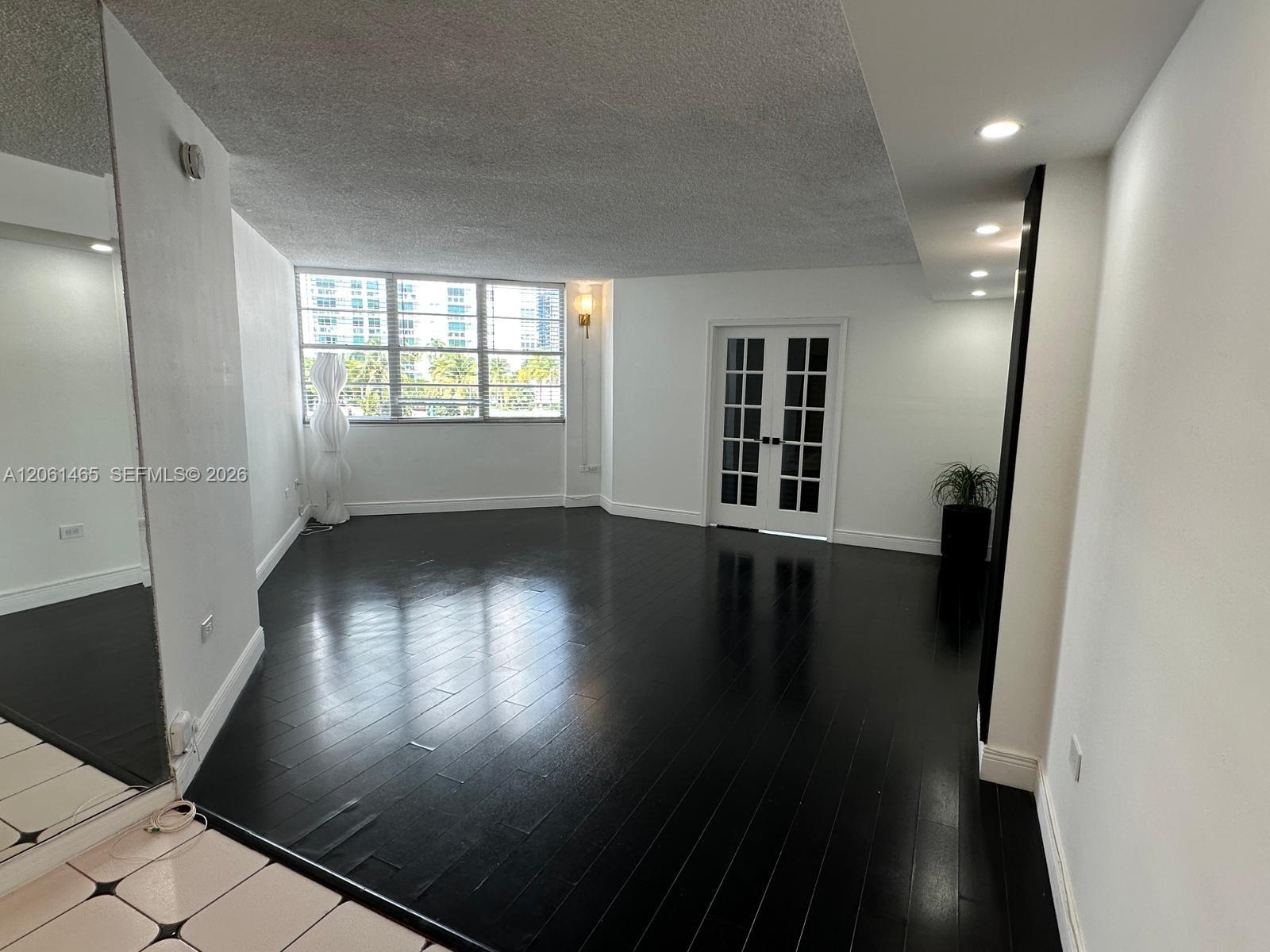 999 Brickell Bay Dr # 1408