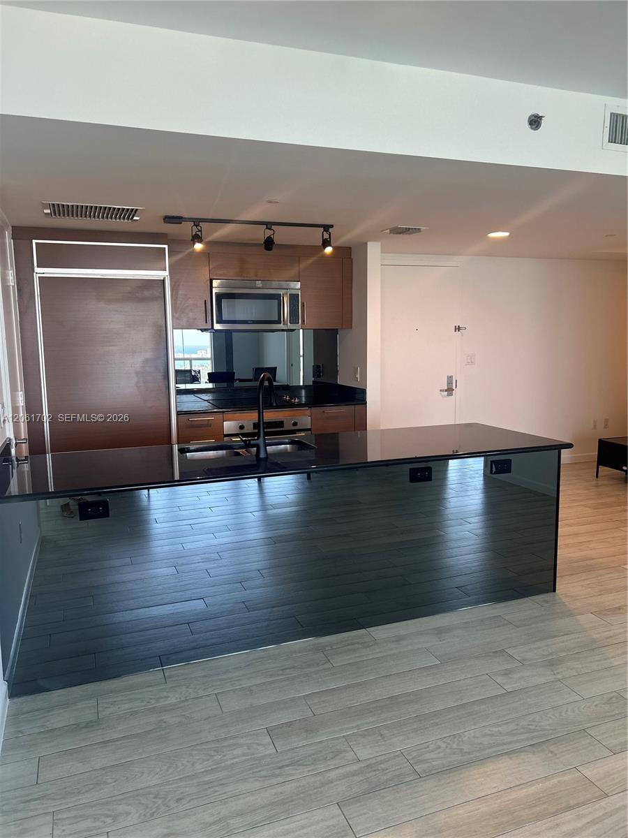 50 Biscayne Blvd # 4706