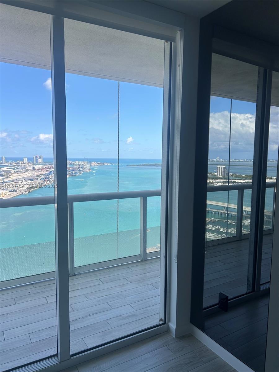 50 Biscayne Blvd # 4706