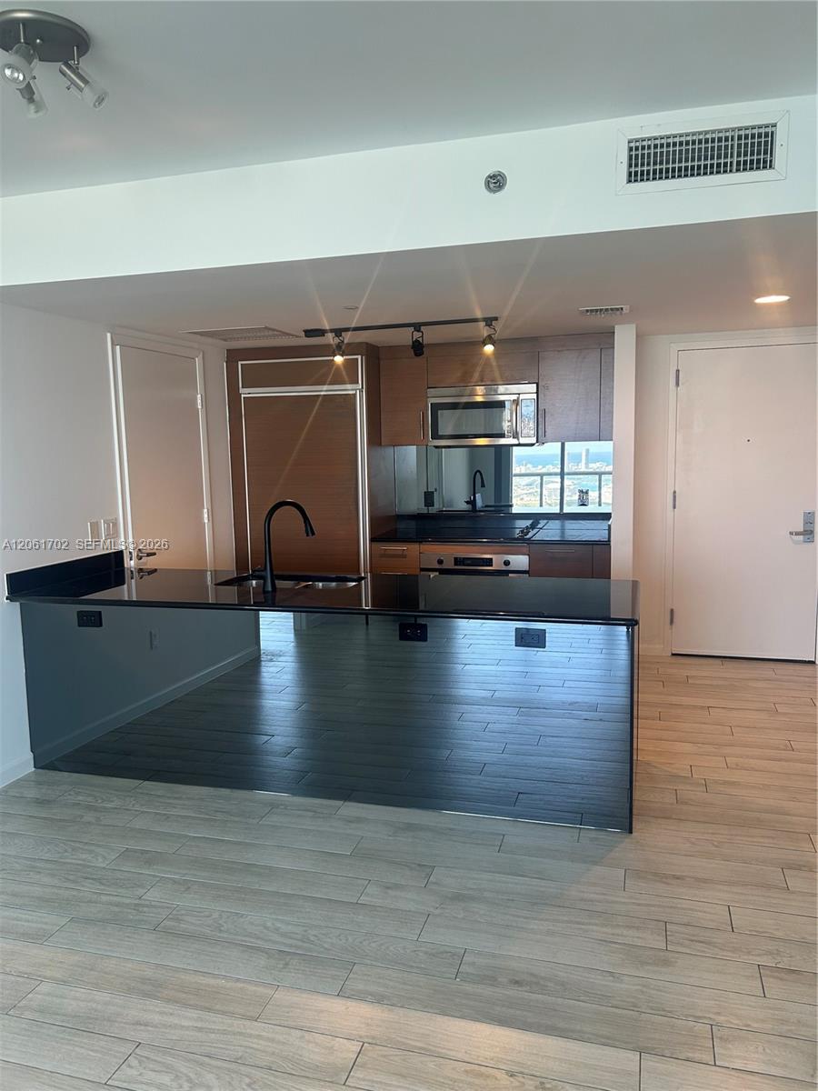50 Biscayne Blvd # 4706