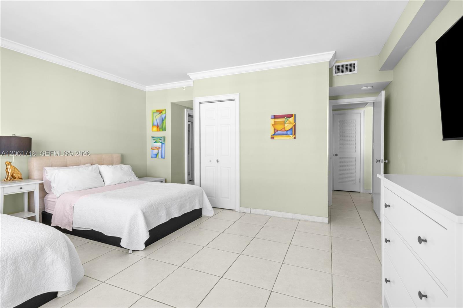 5601 Collins Ave # 1515