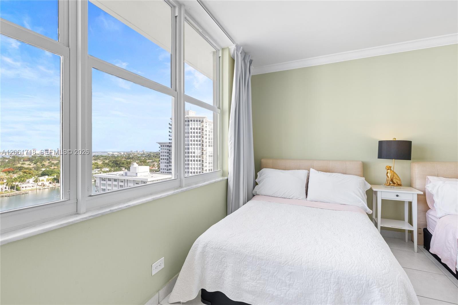 5601 Collins Ave # 1515