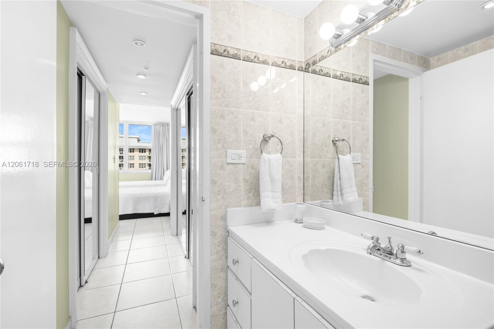 5601 Collins Ave # 1515