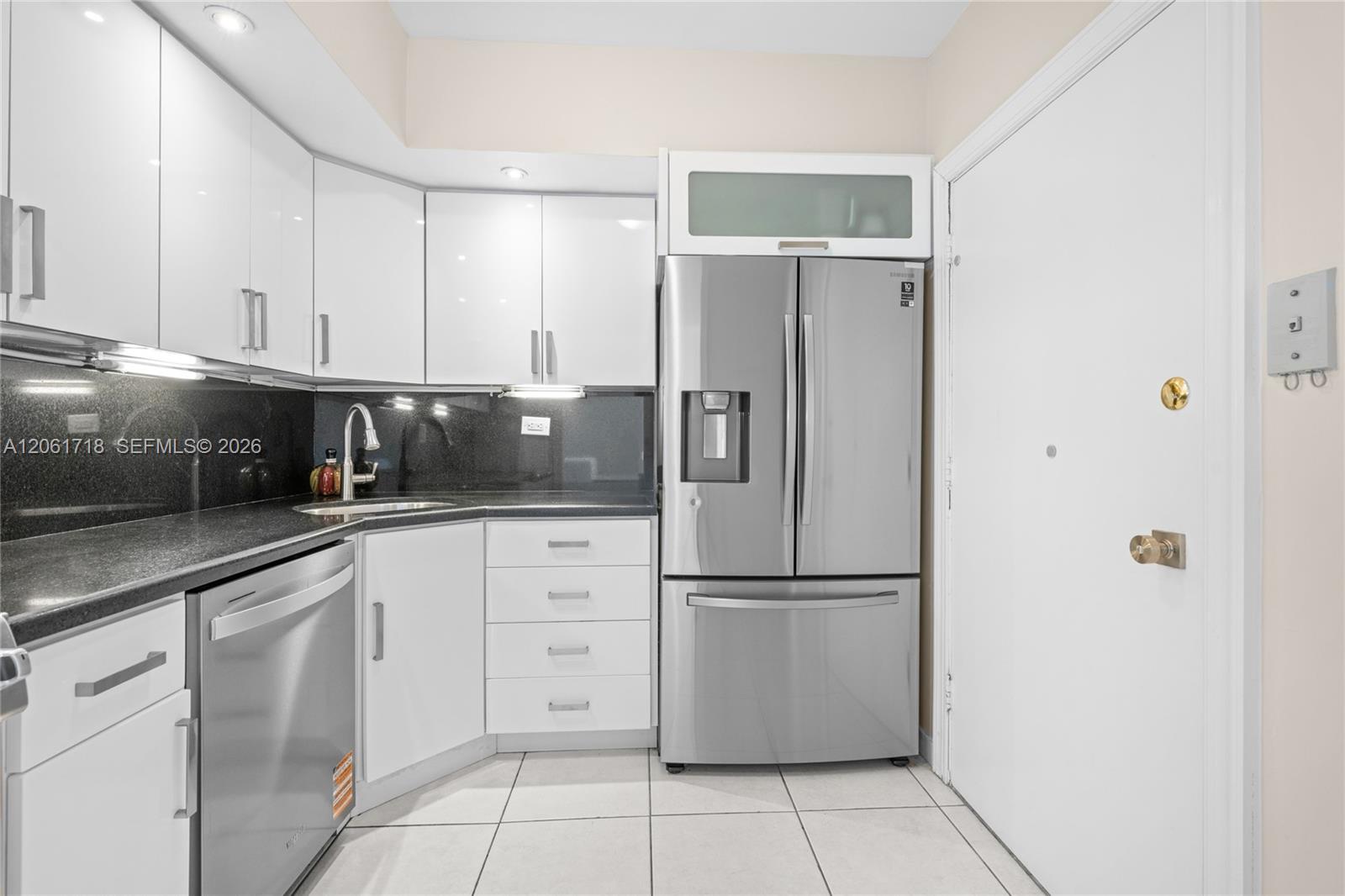 5601 Collins Ave # 1515