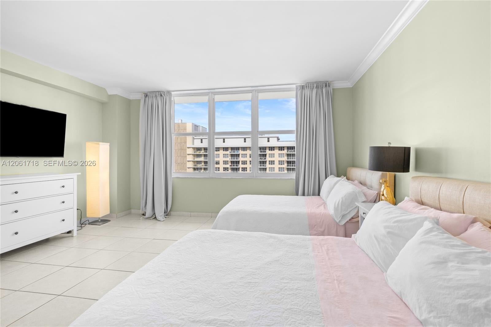 5601 Collins Ave # 1515