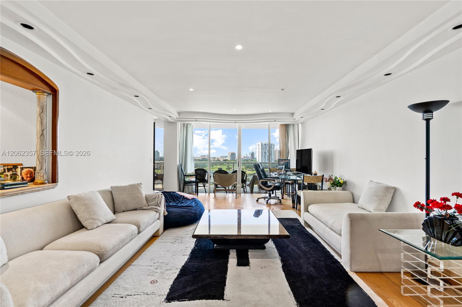 20281 E Country Club Dr # 909