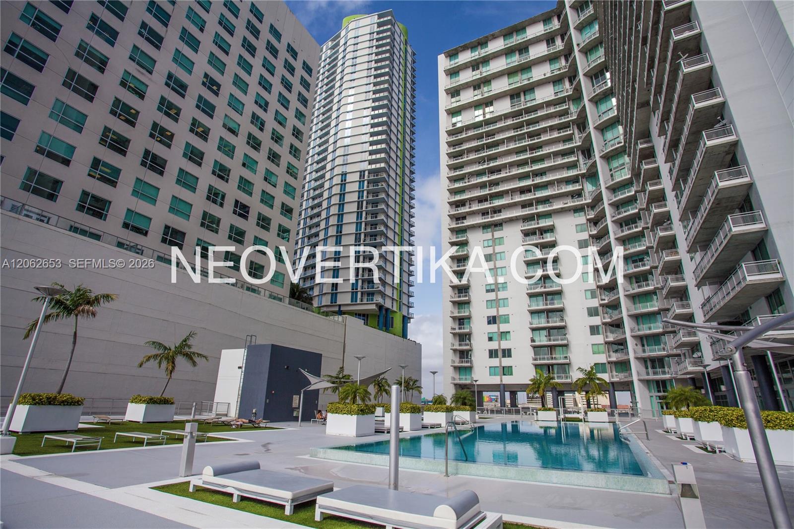 690 SW 1st Ct Unit: PHI20
