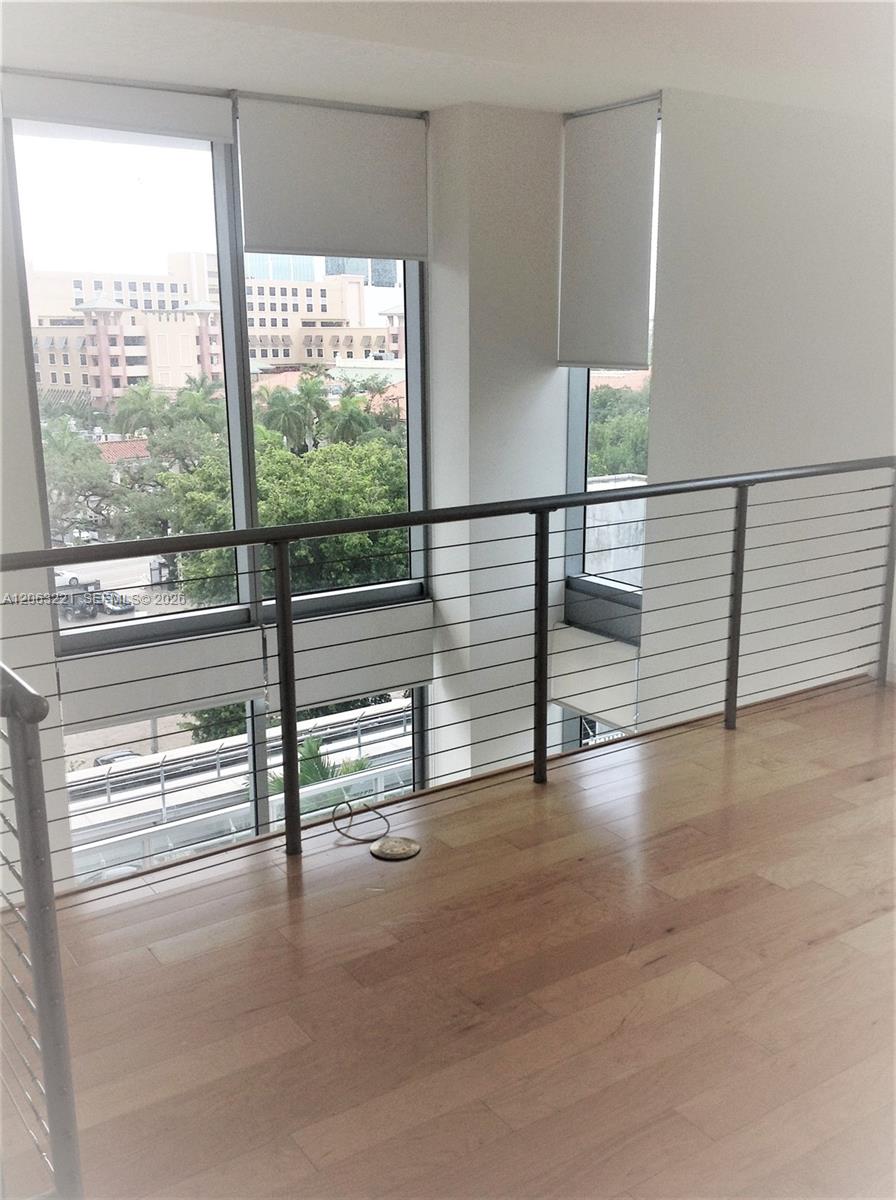 1050 Brickell Ave # 402
