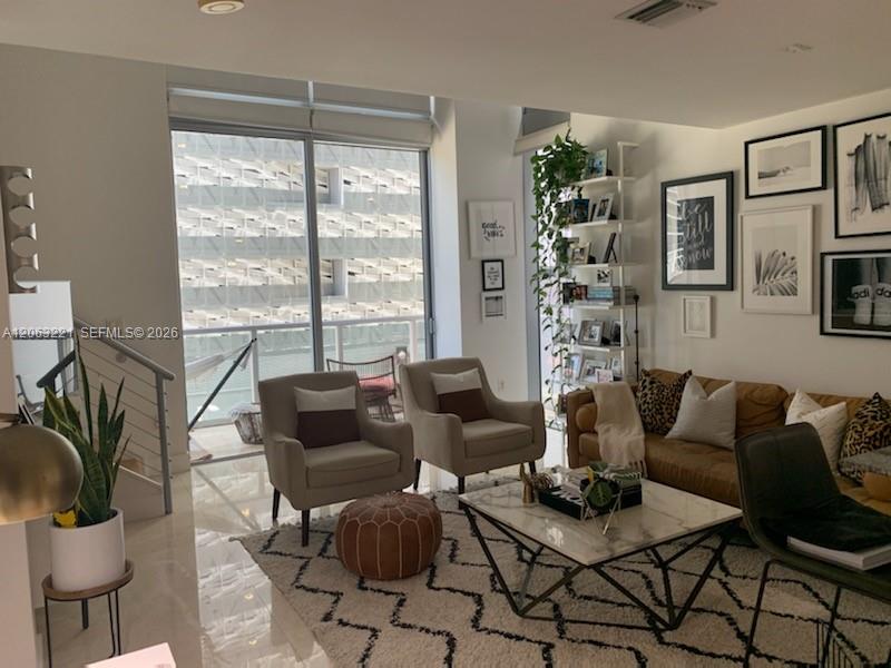 1050 Brickell Ave # 402