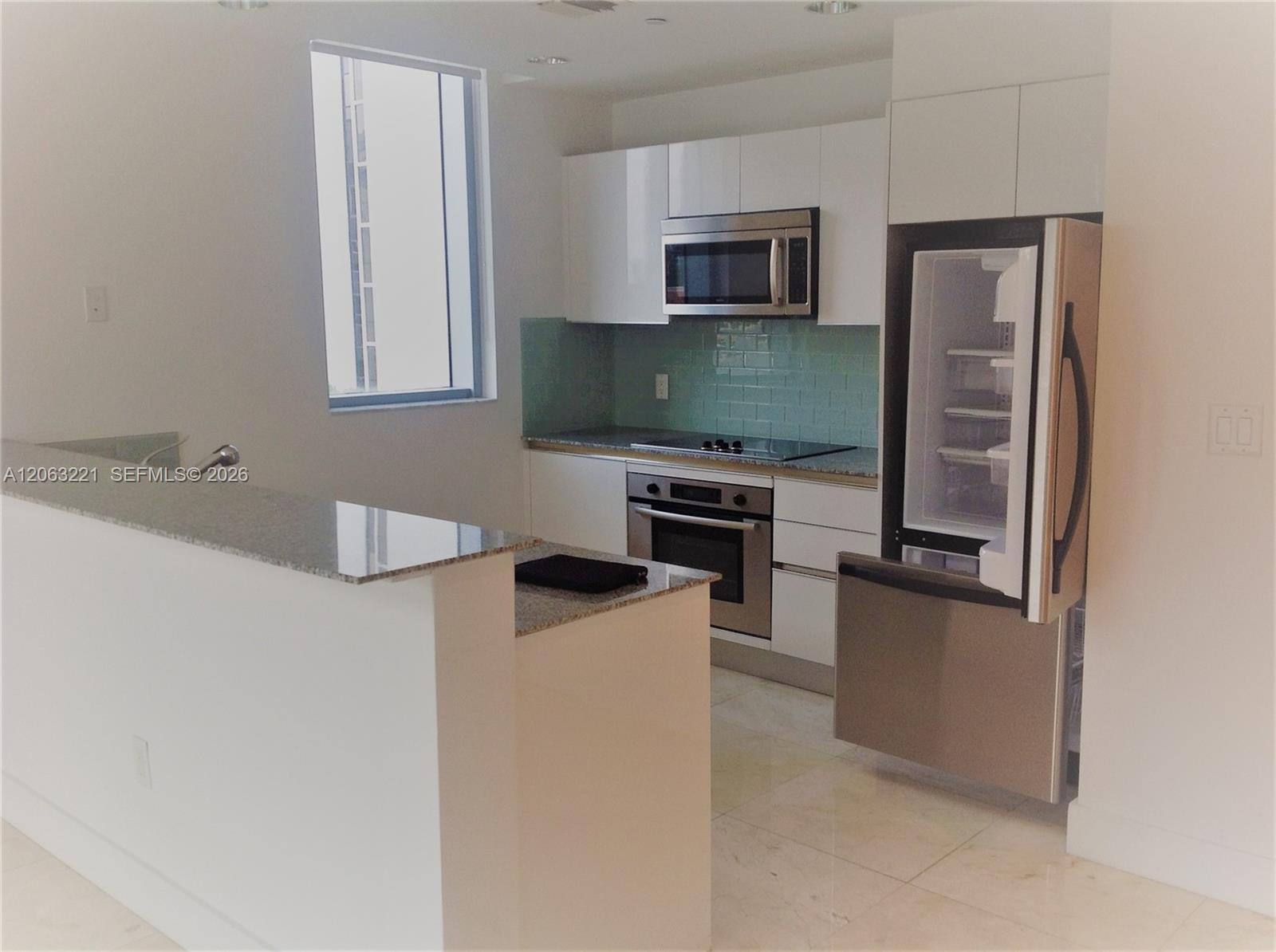 1050 Brickell Ave # 402