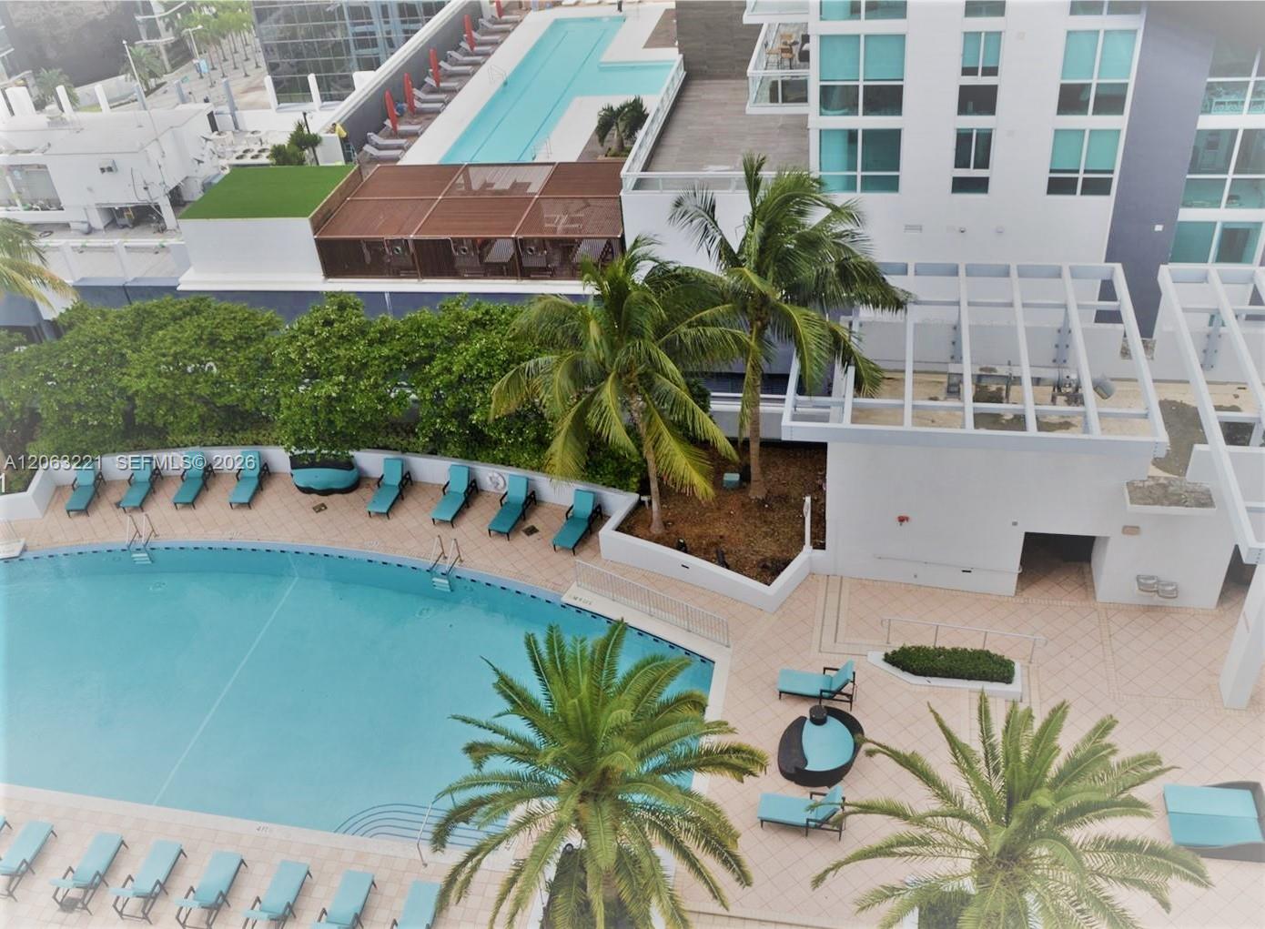 1050 Brickell Ave # 402