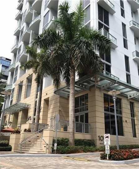 1050 Brickell Ave # 402