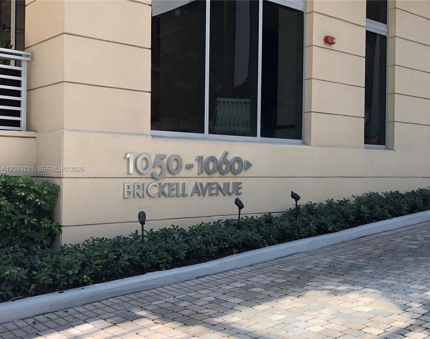 1050 Brickell Ave # 402