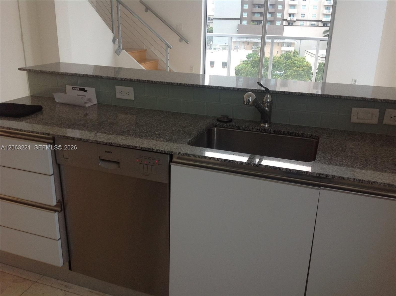 1050 Brickell Ave # 402