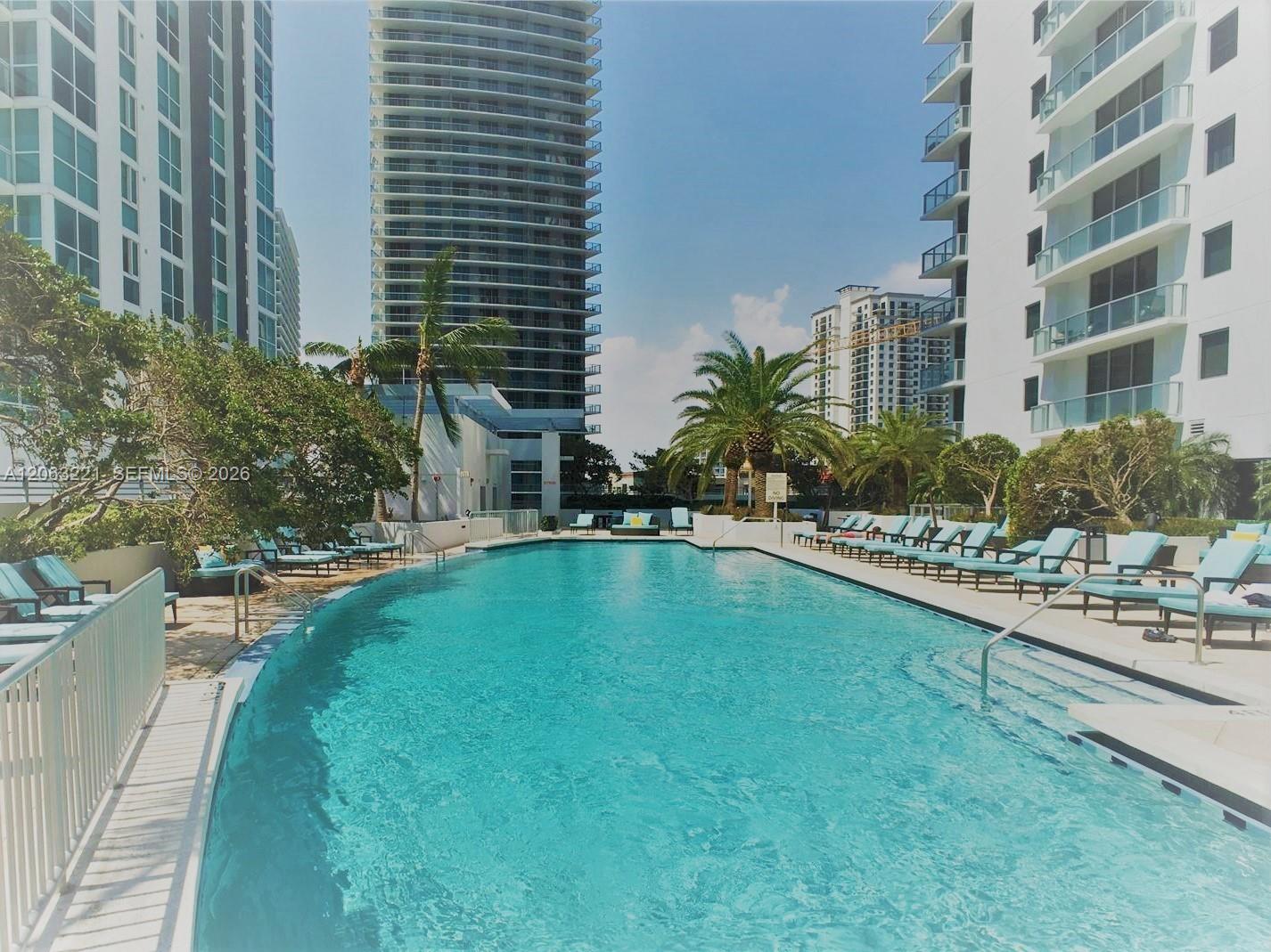 1050 Brickell Ave # 402