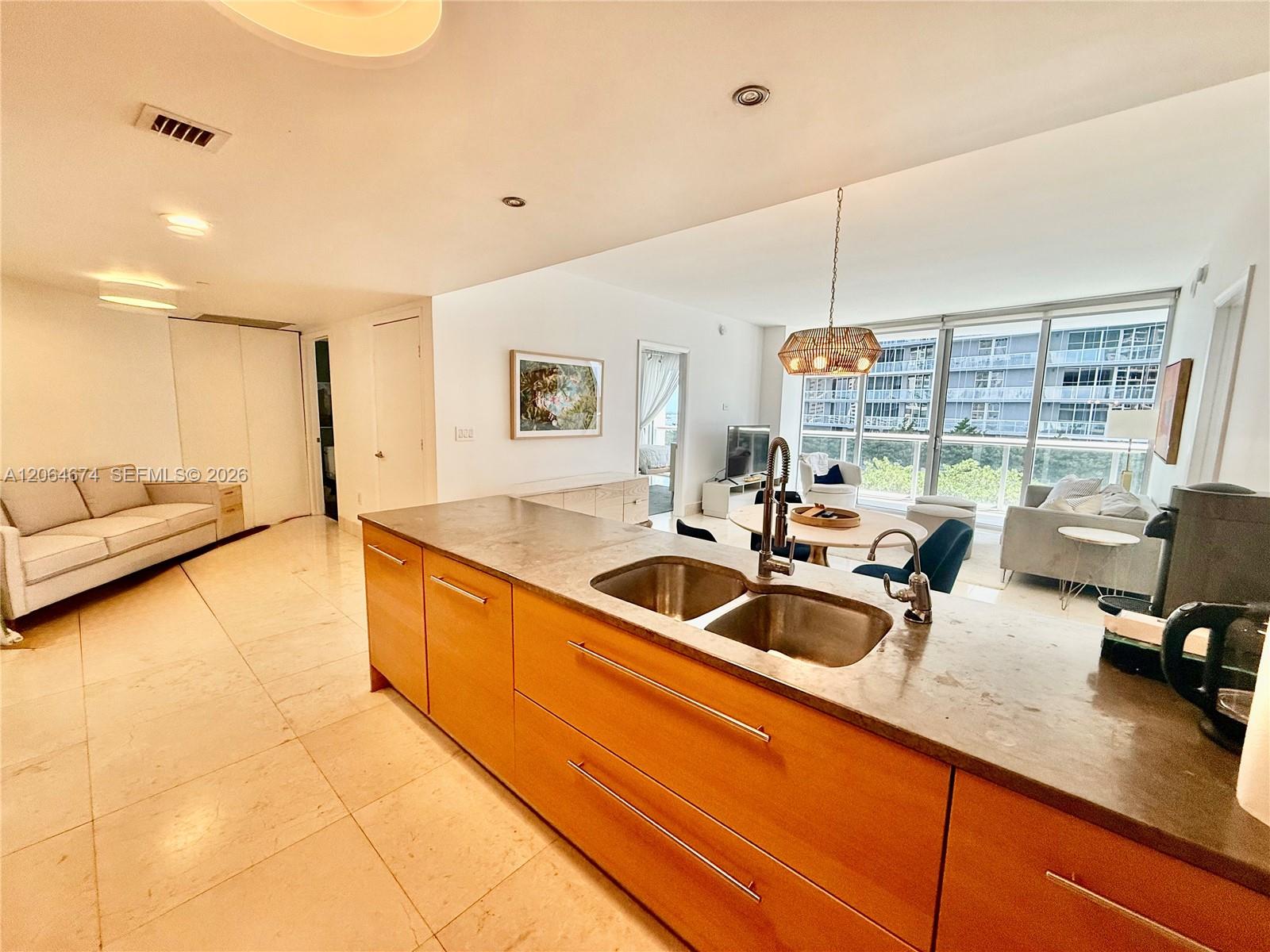 475 Brickell Ave # 1609