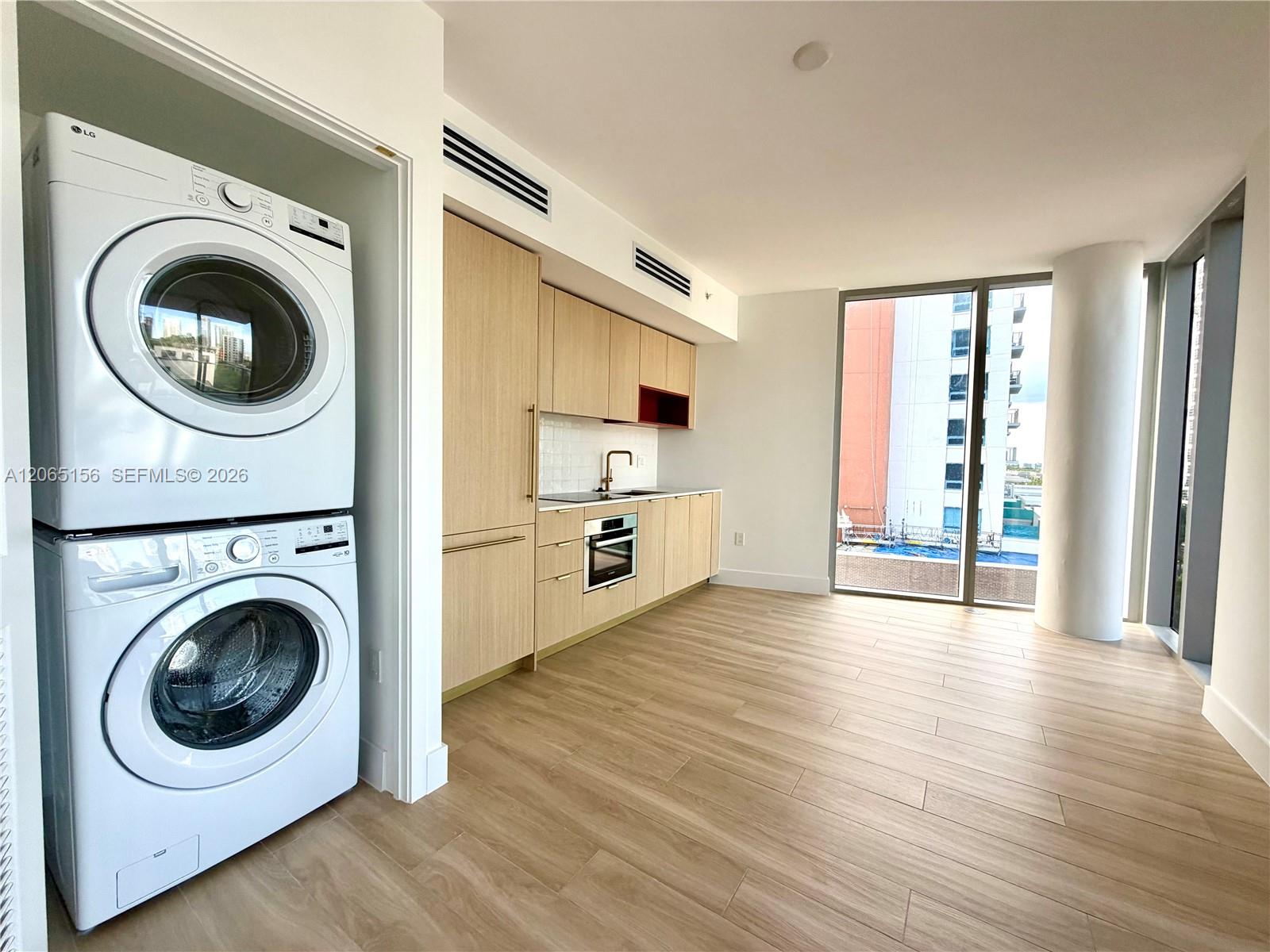 90 NE 32nd ST # 712