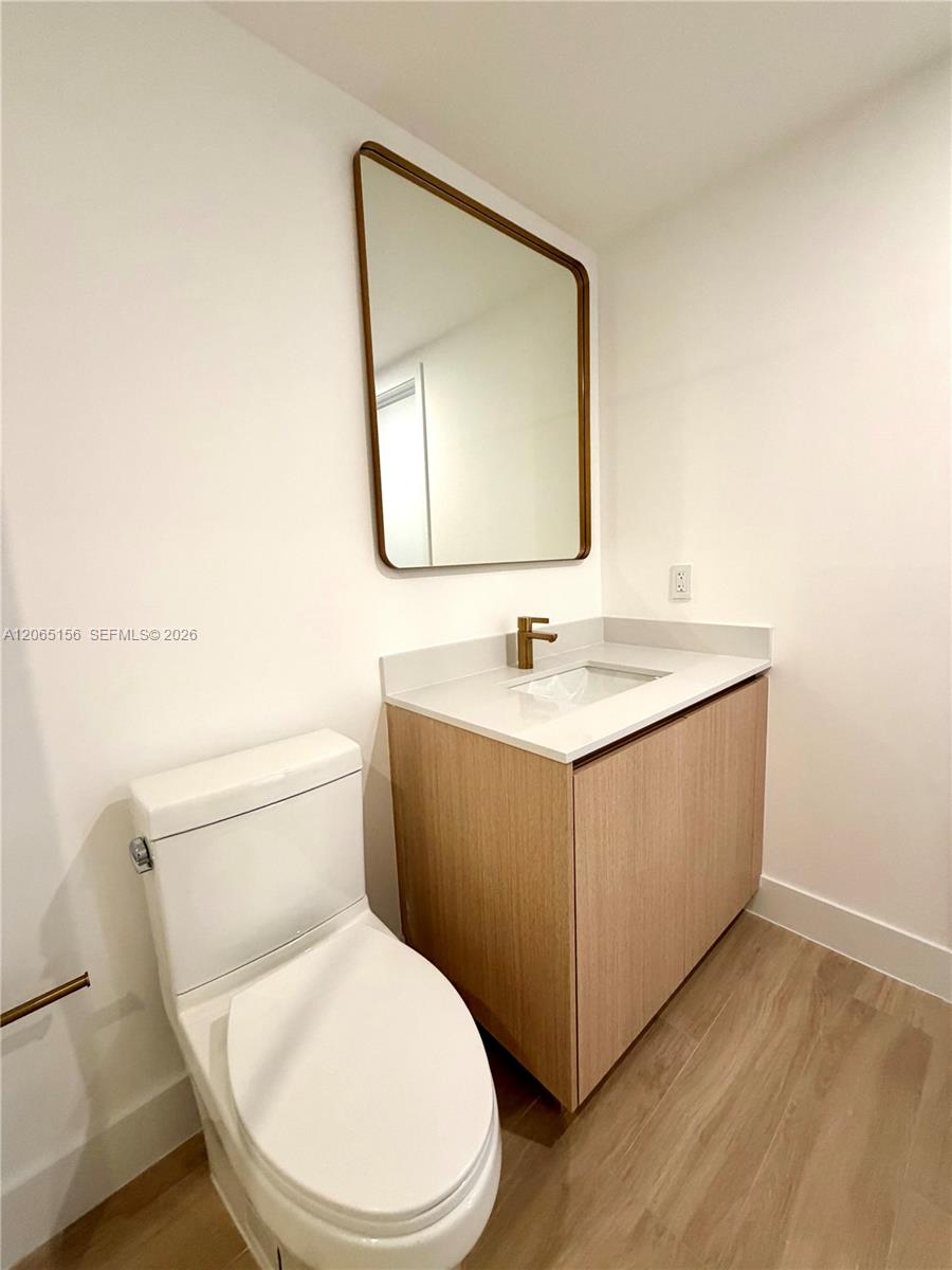 90 NE 32nd ST # 712