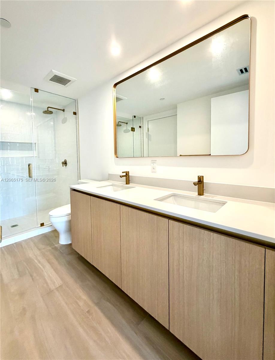 90 NE 32nd ST # 711
