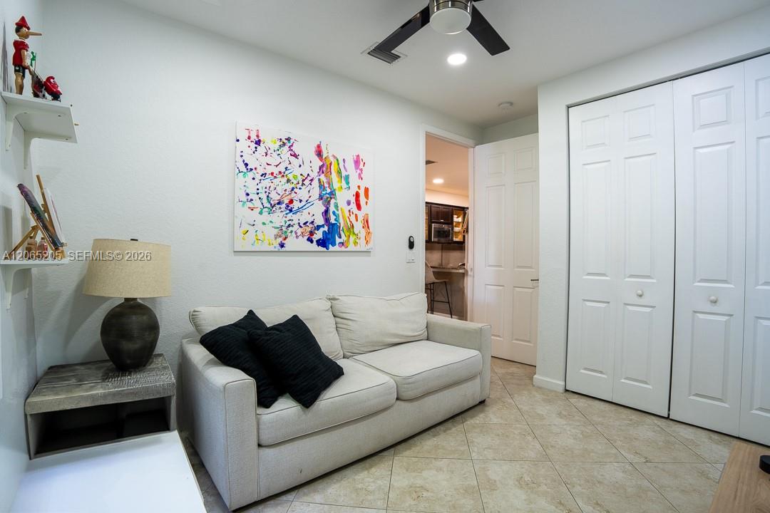 6943 Halton Park Ln