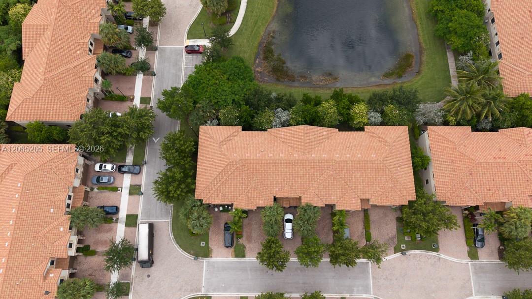 6943 Halton Park Ln