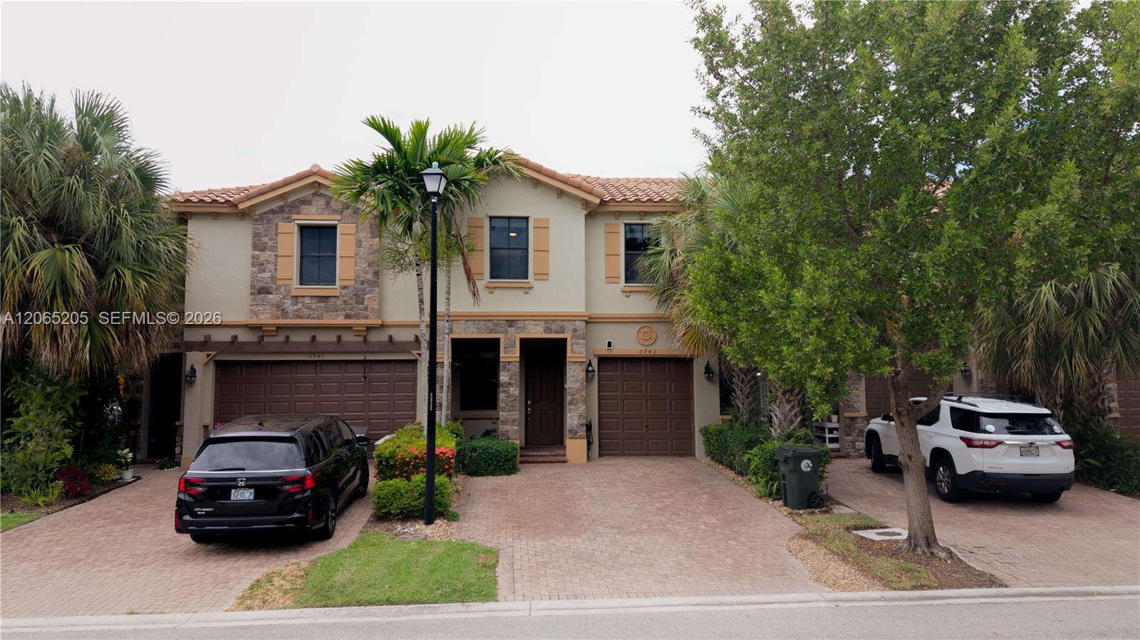 6943 Halton Park Ln