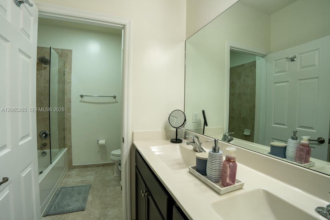 6943 Halton Park Ln