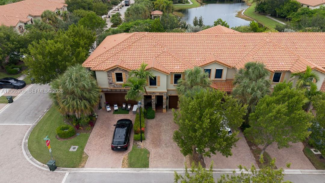 6943 Halton Park Ln