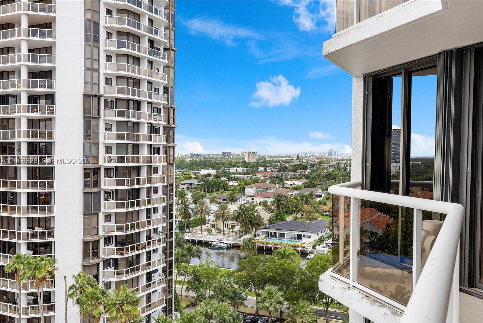 3610 Yacht Club Dr # 1114